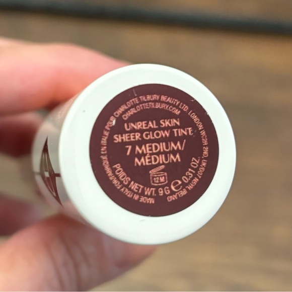 Charlotte Tilbury Unreal Skin Sheer Glow Tint. 7 Medium - Picture 9 of 9